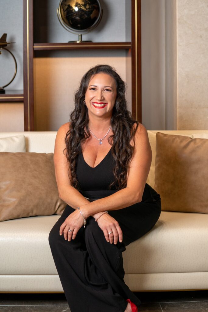 Vicky  Cardone